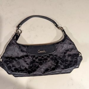 Authentic Coach F19766 Ashley Convertible Signature Hobo Bag Black
